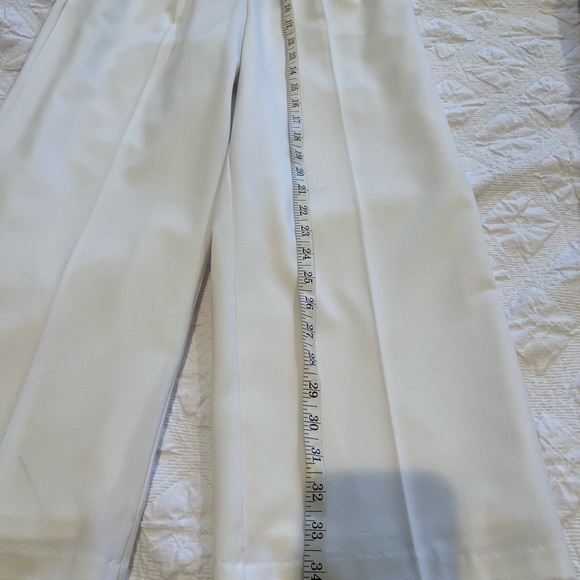 Brand new Halogen White Crop pants - Picture 3 of 6